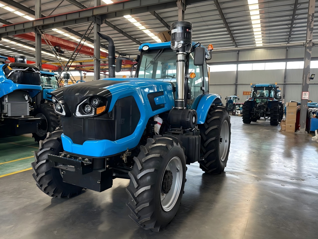 Kitajski traktorji z visoko konjsko močjo postali glavna sila za obsežno kmetijstvo v Afriki